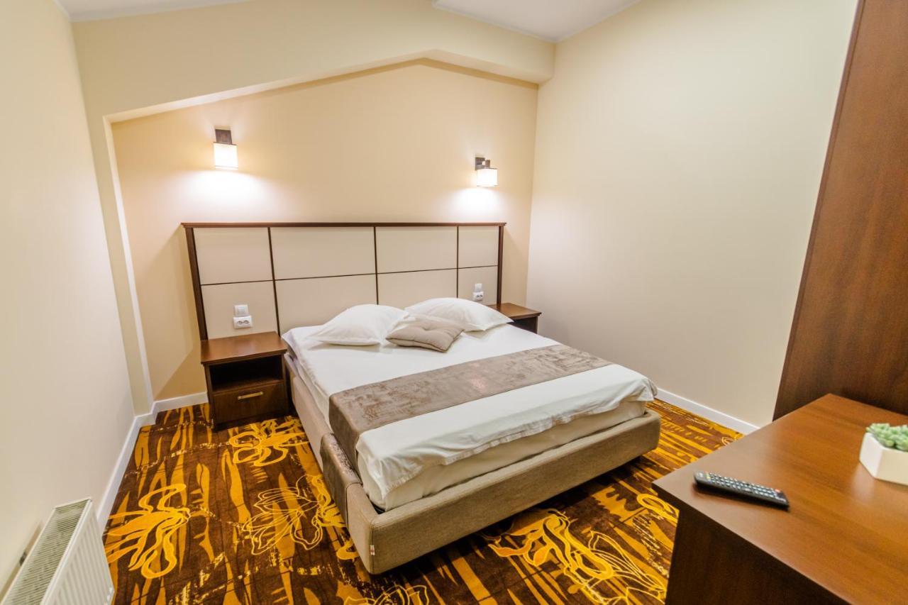 Hostel Parc Fălticeni Exteriér fotografie