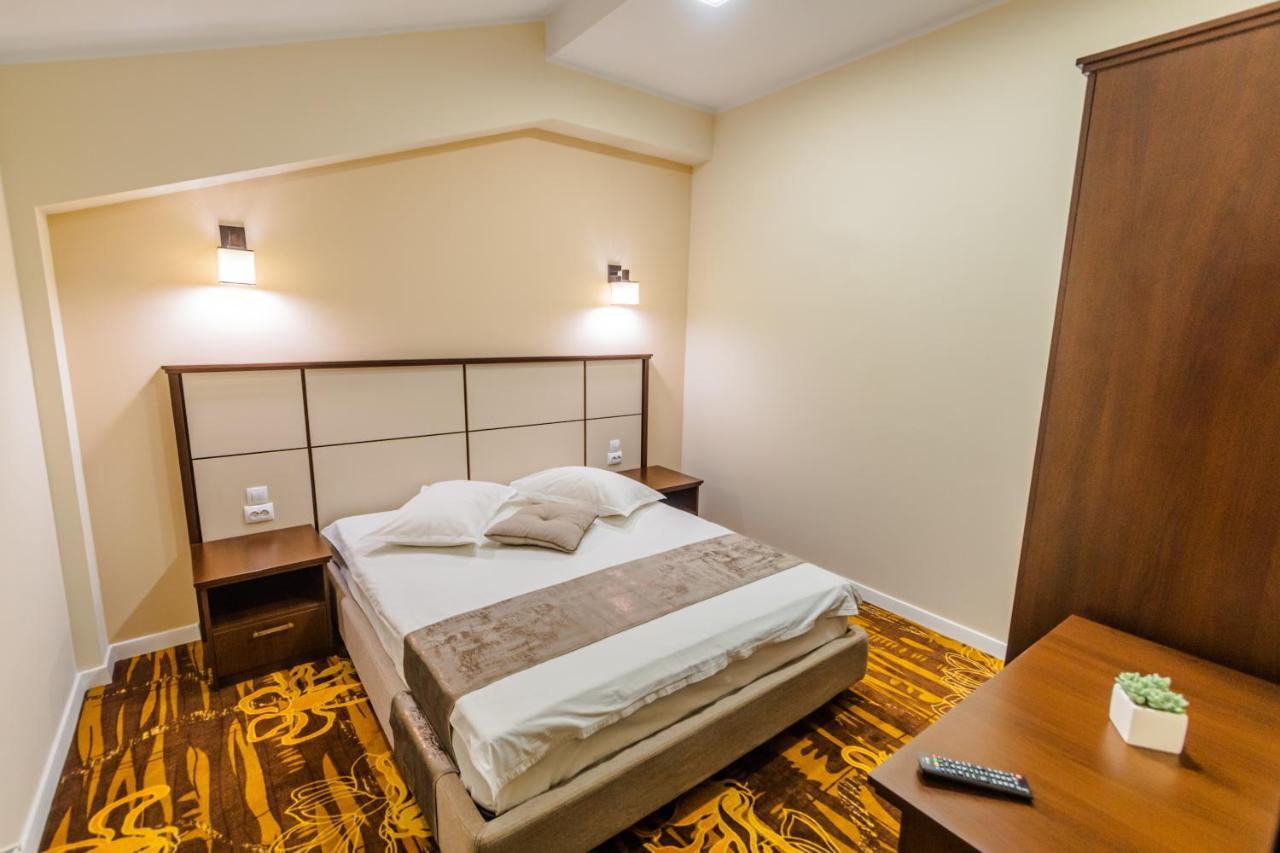 Hostel Parc Fălticeni Exteriér fotografie